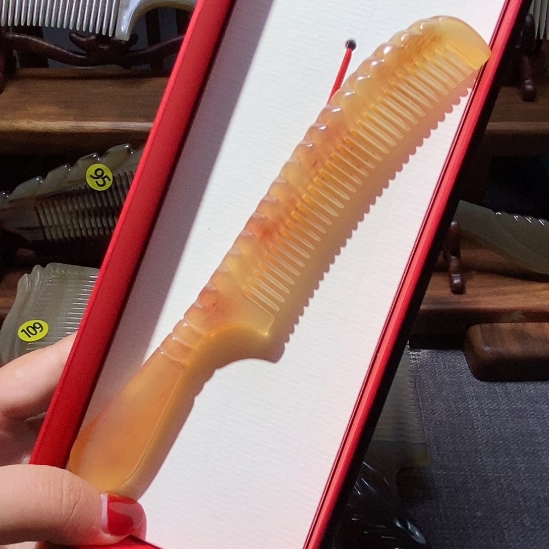 68 枫叶牛角梳牛角梳