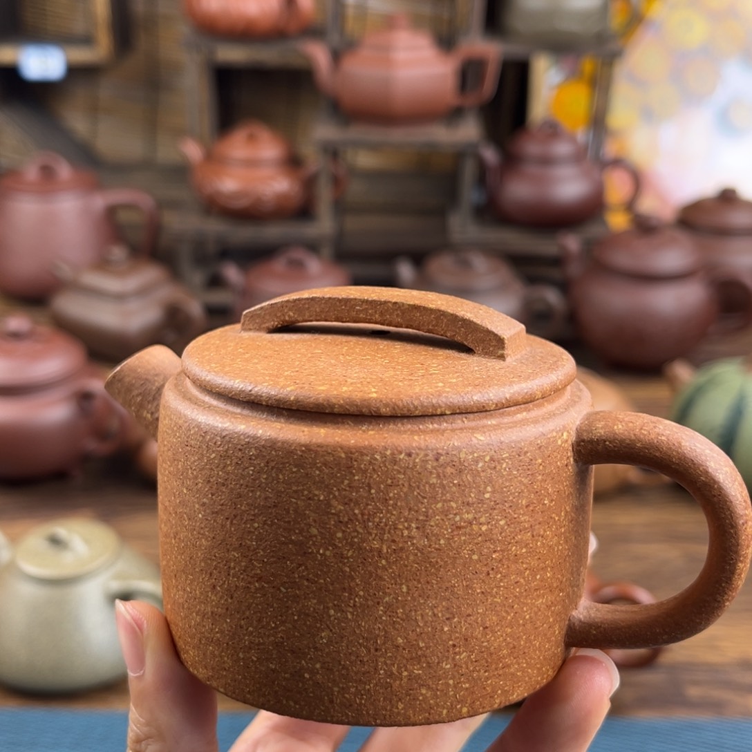 紫砂茶壶手工制作工艺精湛