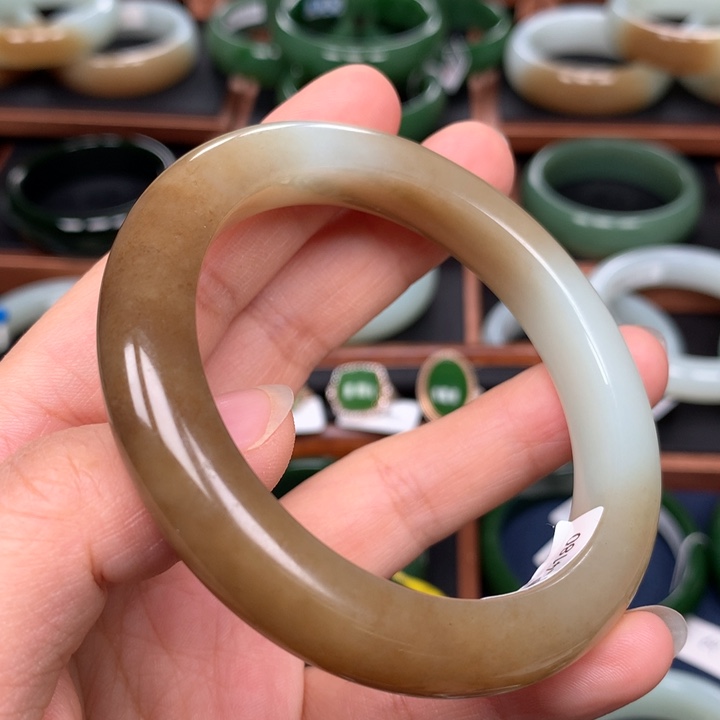 和田玉（糖玉）手镯未镶嵌56