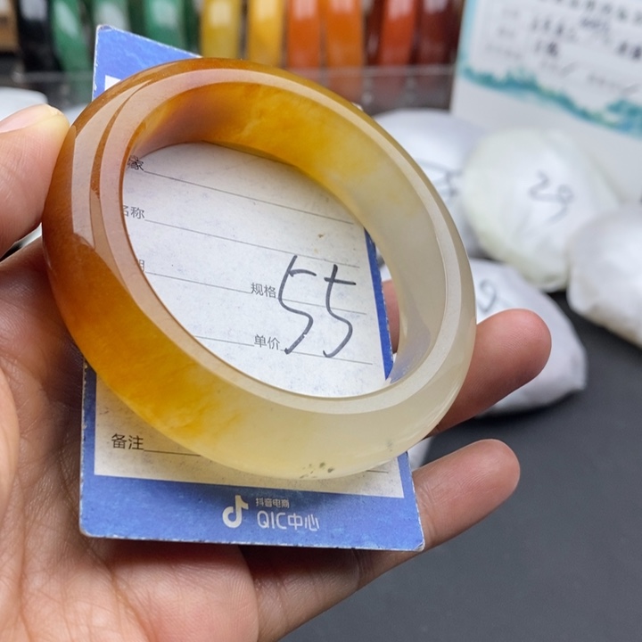 未镶嵌手镯石英质玉
