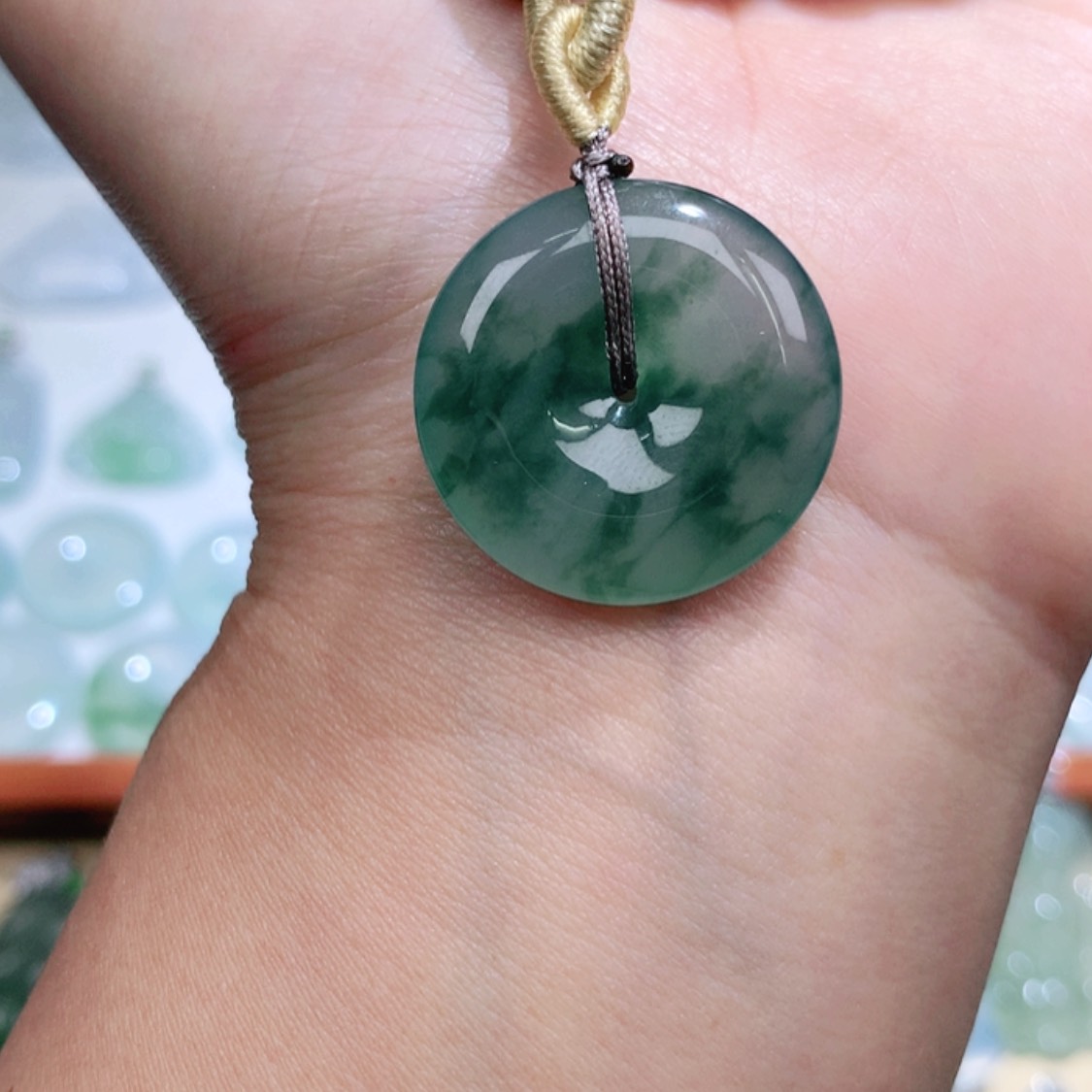 【闪购商品】翡翠颈饰未镶嵌平安扣