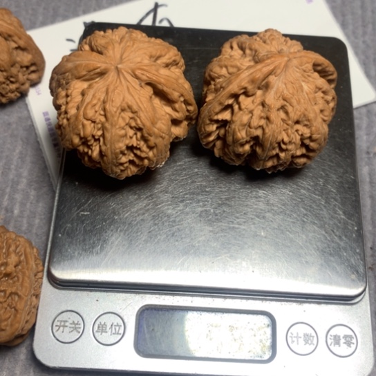 文玩核桃吊坠粗筋