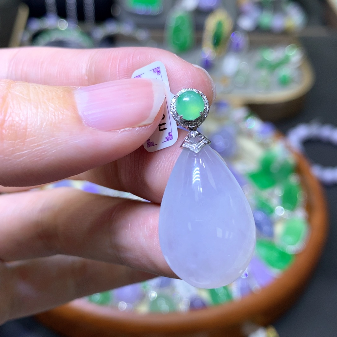 【闪购商品】翡翠颈饰18K金镶嵌翡翠吊坠项链