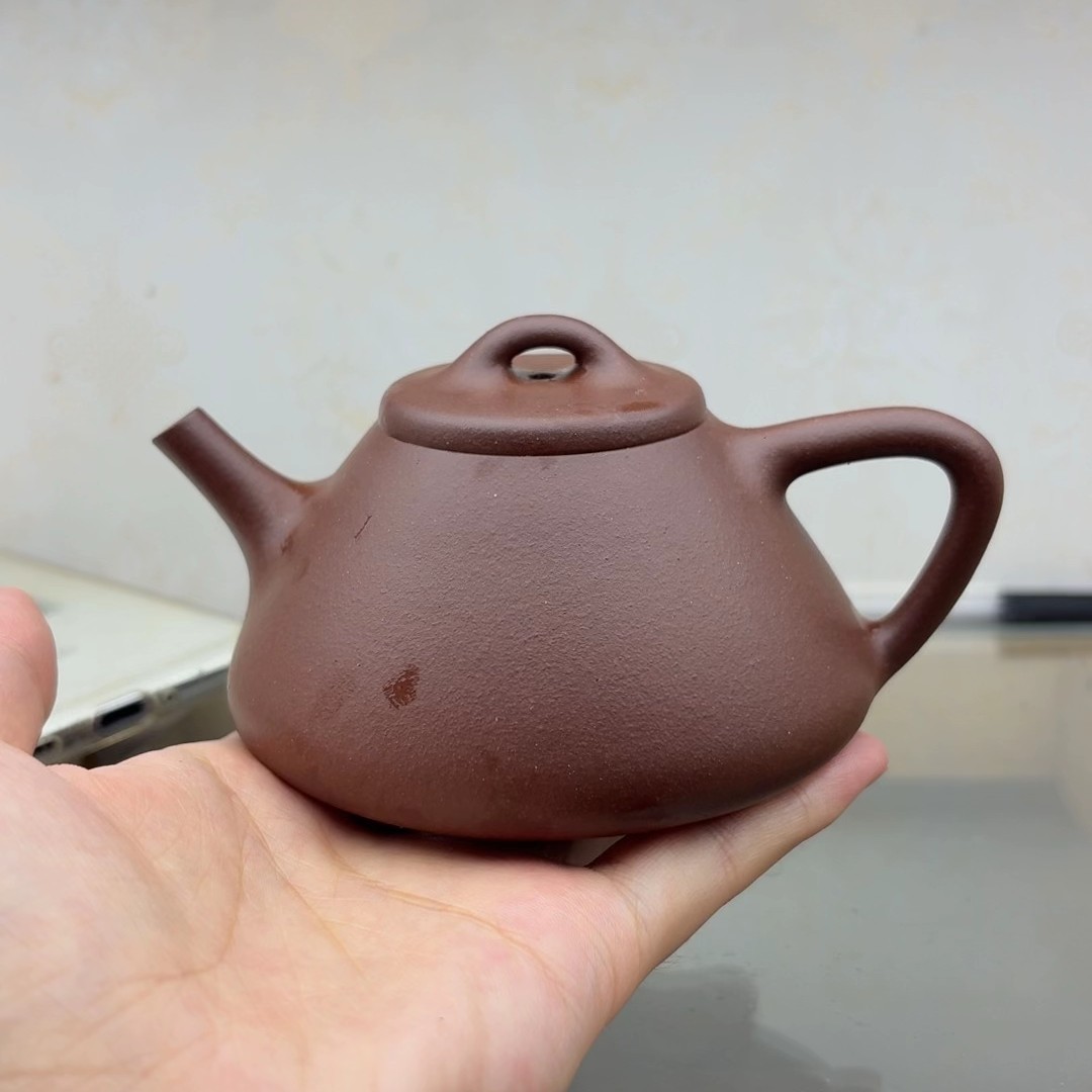 宜兴紫砂壶，紫泥制作，半手工艺，子冶石瓢，容量200cc