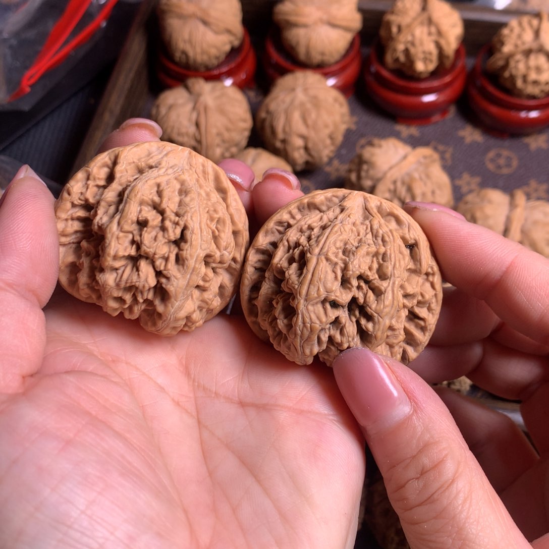 文玩核桃吊坠普****.大粗筋180