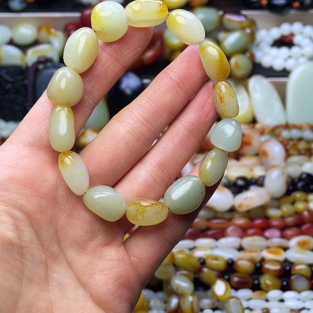 和田玉未镶嵌手串