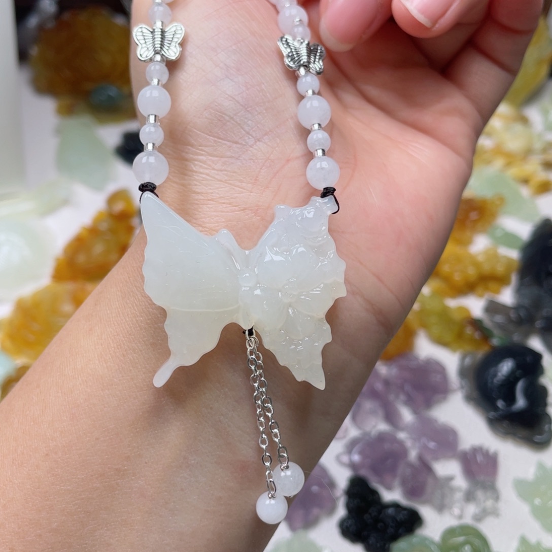 蛇纹石玉颈饰未镶嵌