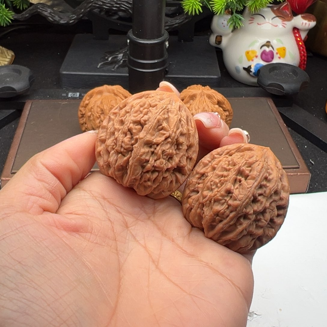 文玩核桃把件虎头王38