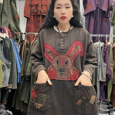 刺绣招财猫牛仔吉祥兔裙