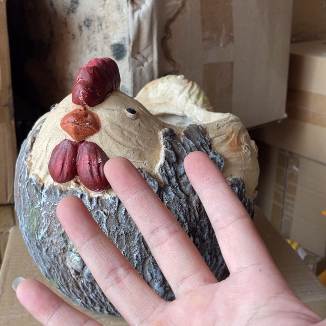 【闪购商品】氧化镁母鸡盆摆件