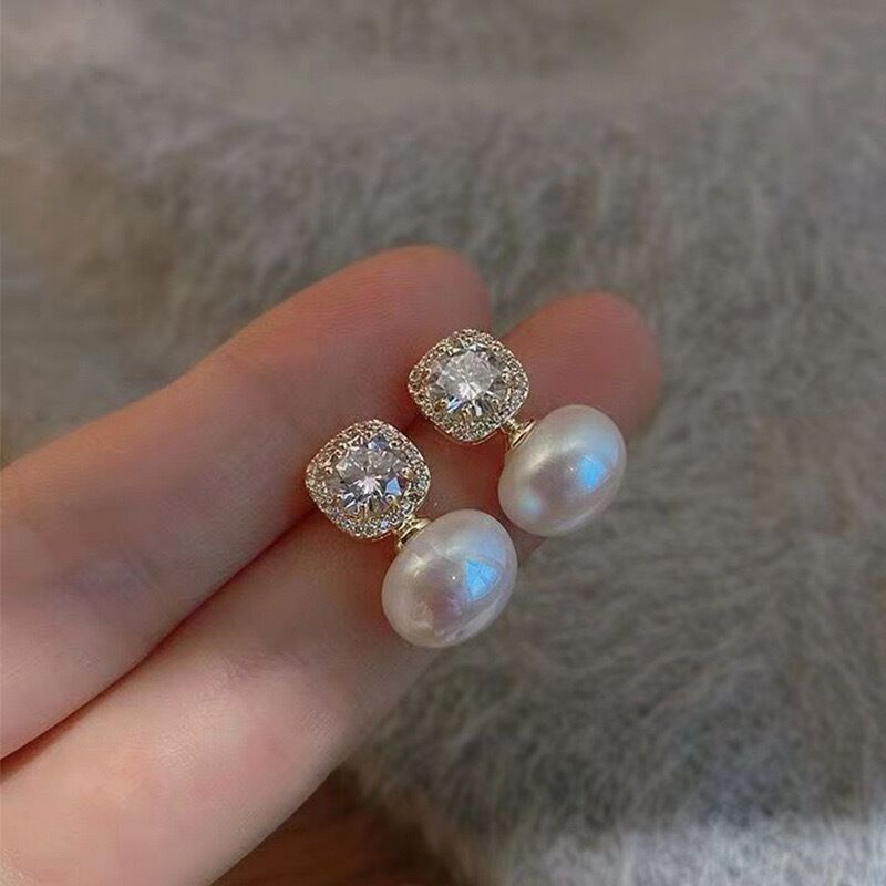 铜合金仿珍珠耳饰 法式复古珍珠方形耳钉简约百搭气质轻奢耳饰女