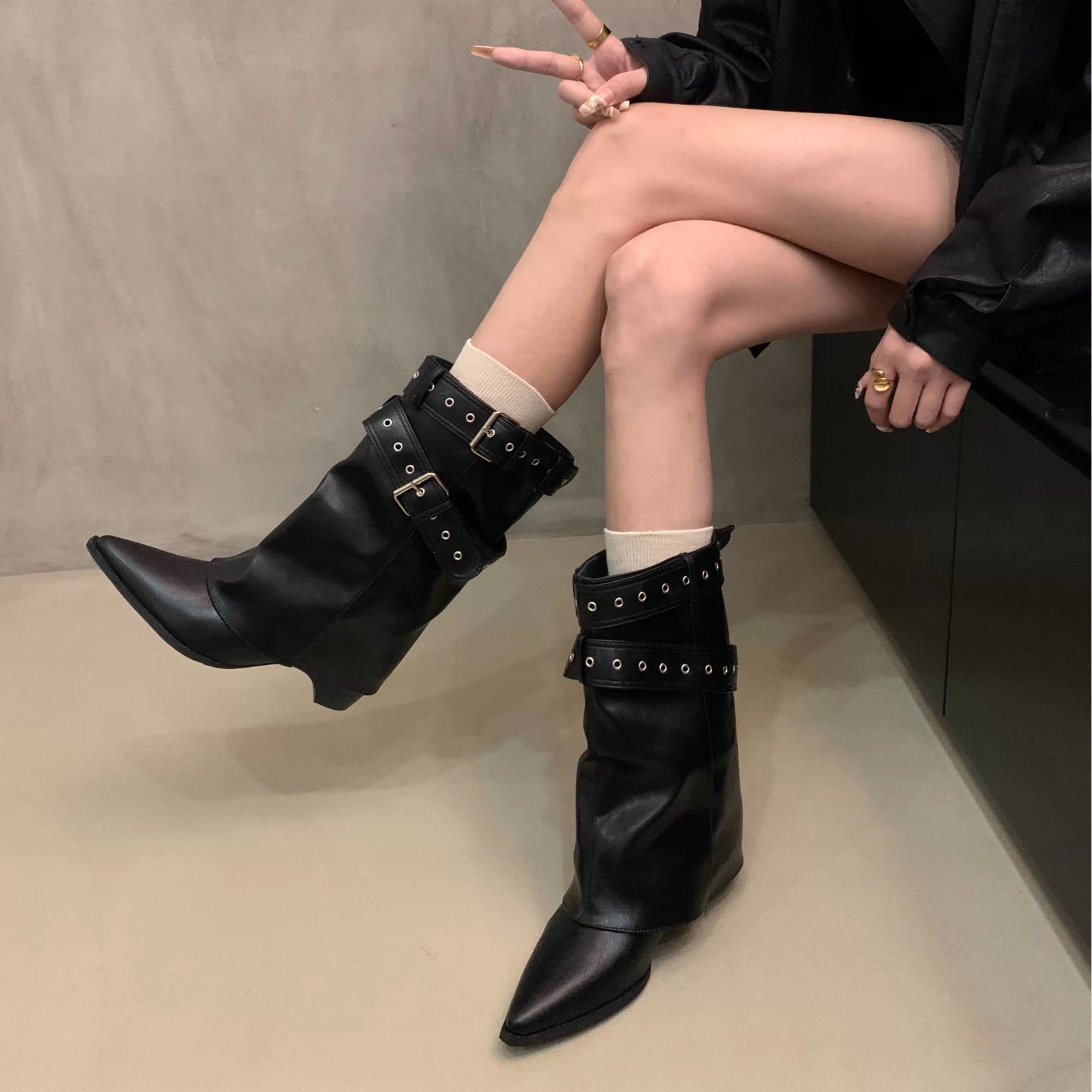 美式辣妹皮带扣裤管靴短筒靴女靴2025早秋新款小众设计短靴西部靴