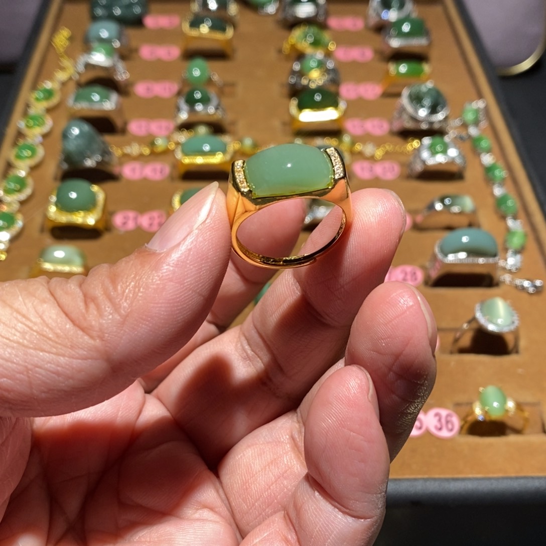 *****和田玉未镶嵌戒指