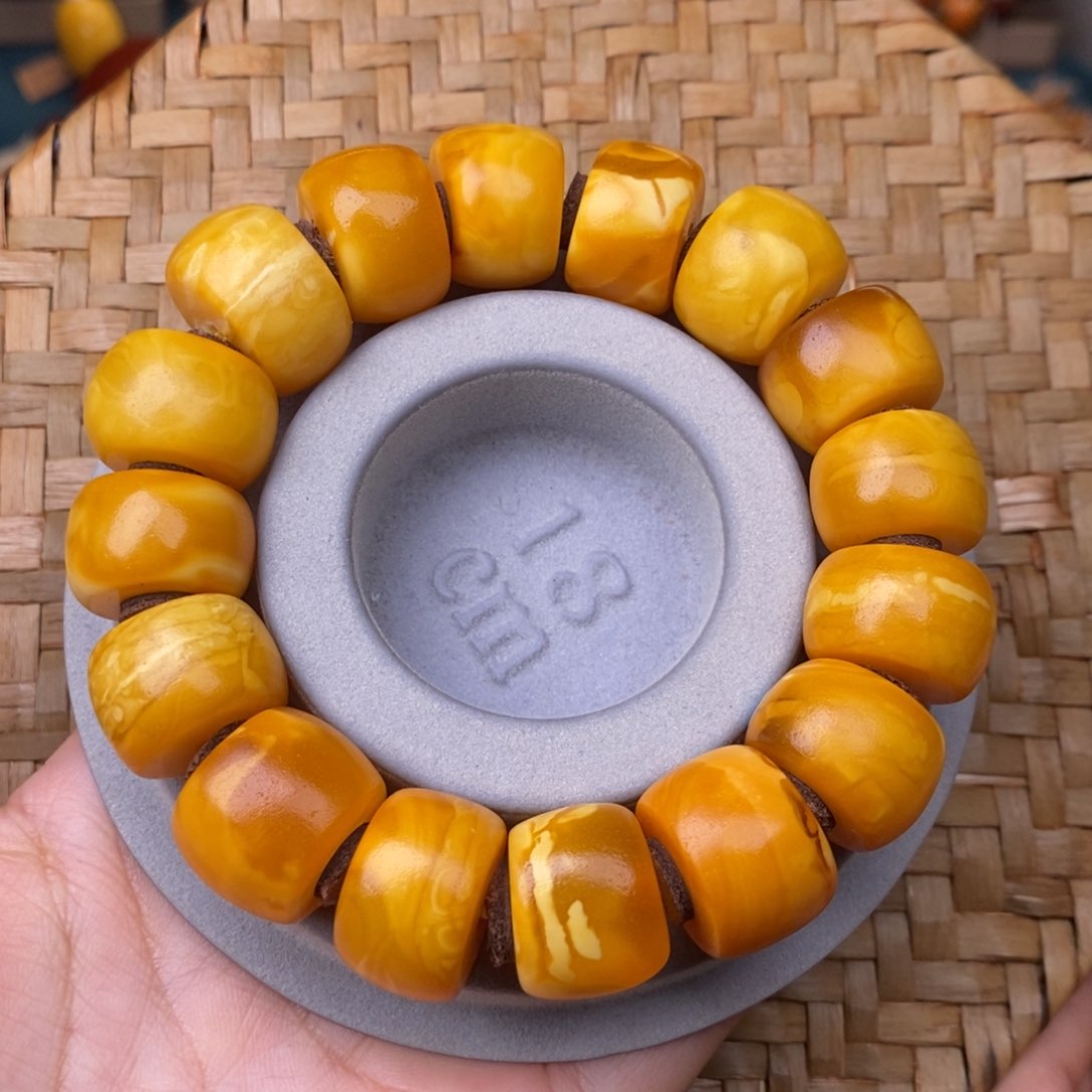 蜜蜡裸石未镶嵌蜜蜡