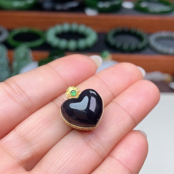 和田玉颈饰18K金镶嵌