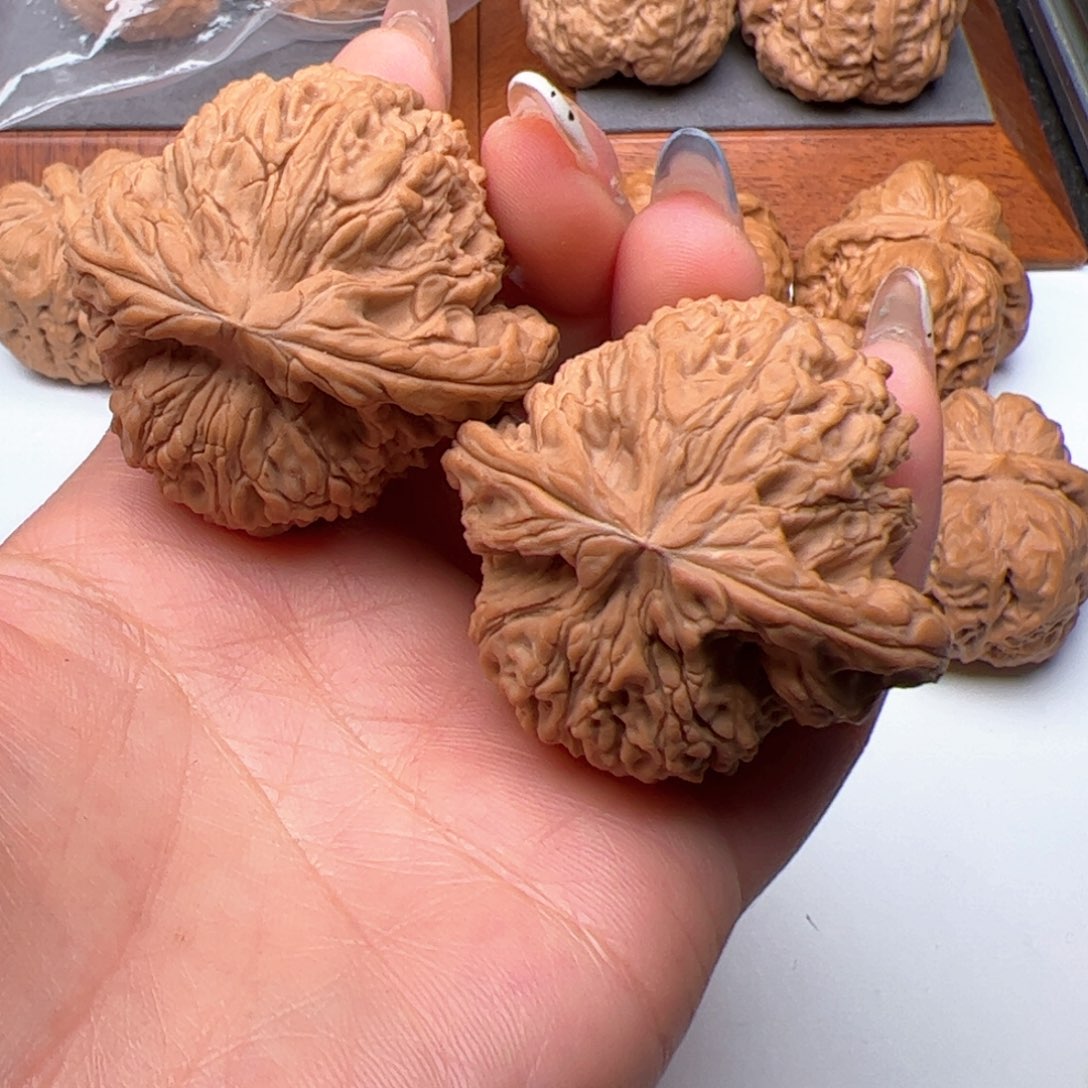 文玩核桃把件南疆石45丽