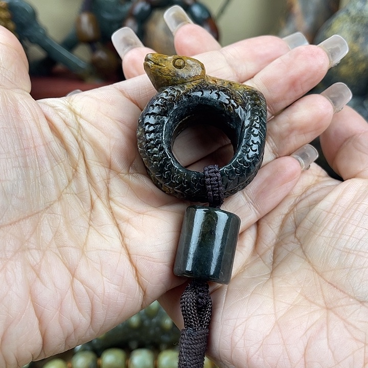 岫岩河磨玉（透闪石质玉）把件未镶嵌