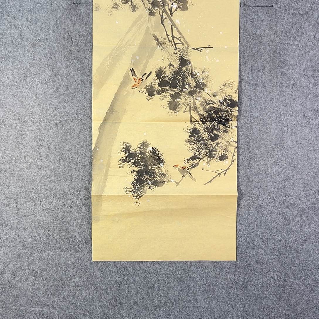 国画691 花鸟在树丛的顶端鸣叫叫声响