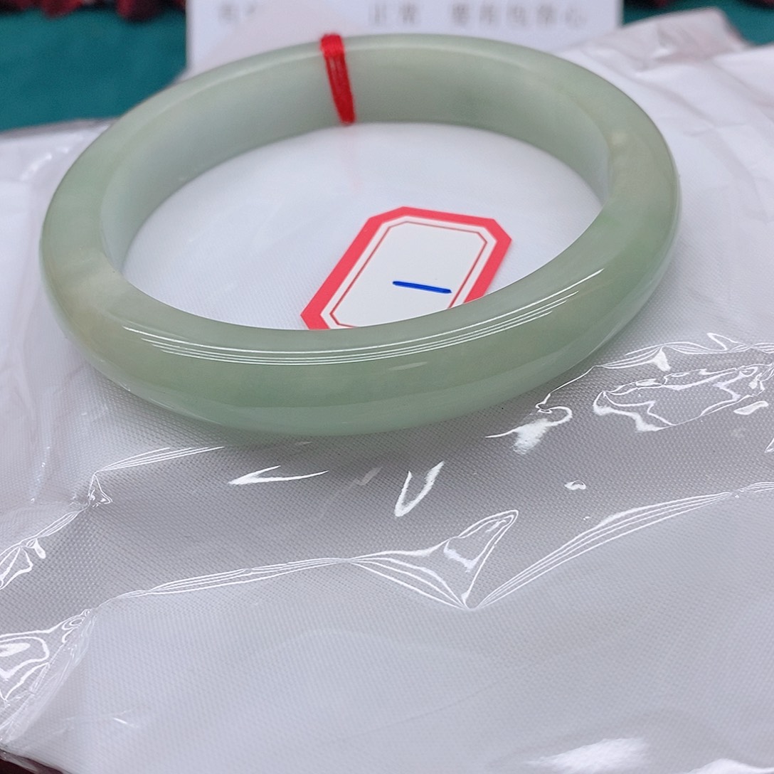 翡翠手镯未镶嵌生*0111111111221