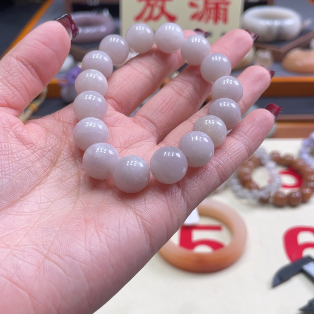 未镶嵌手镯石英质玉知**乐