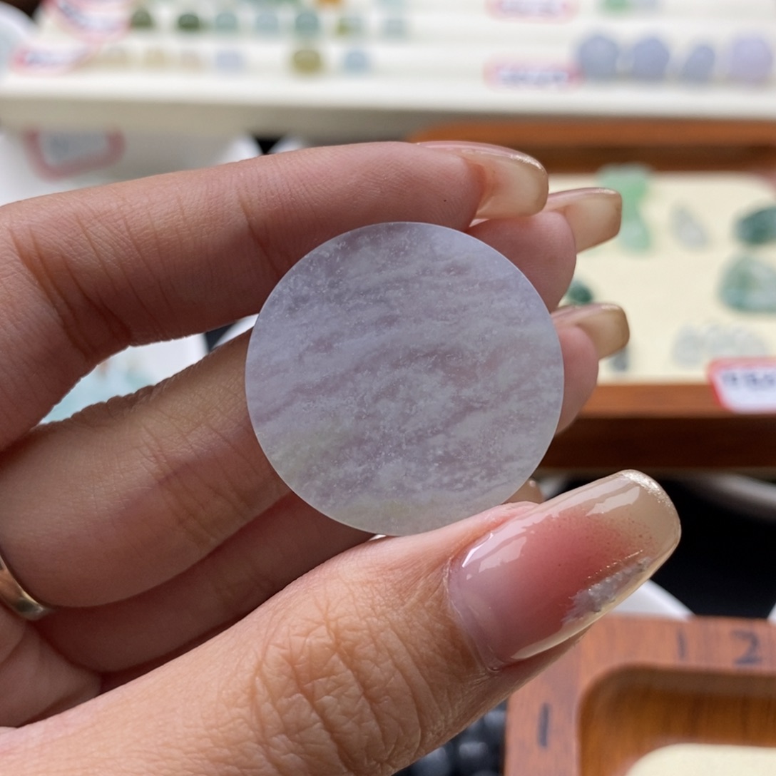 翡翠颈饰未镶嵌雪花无事牌