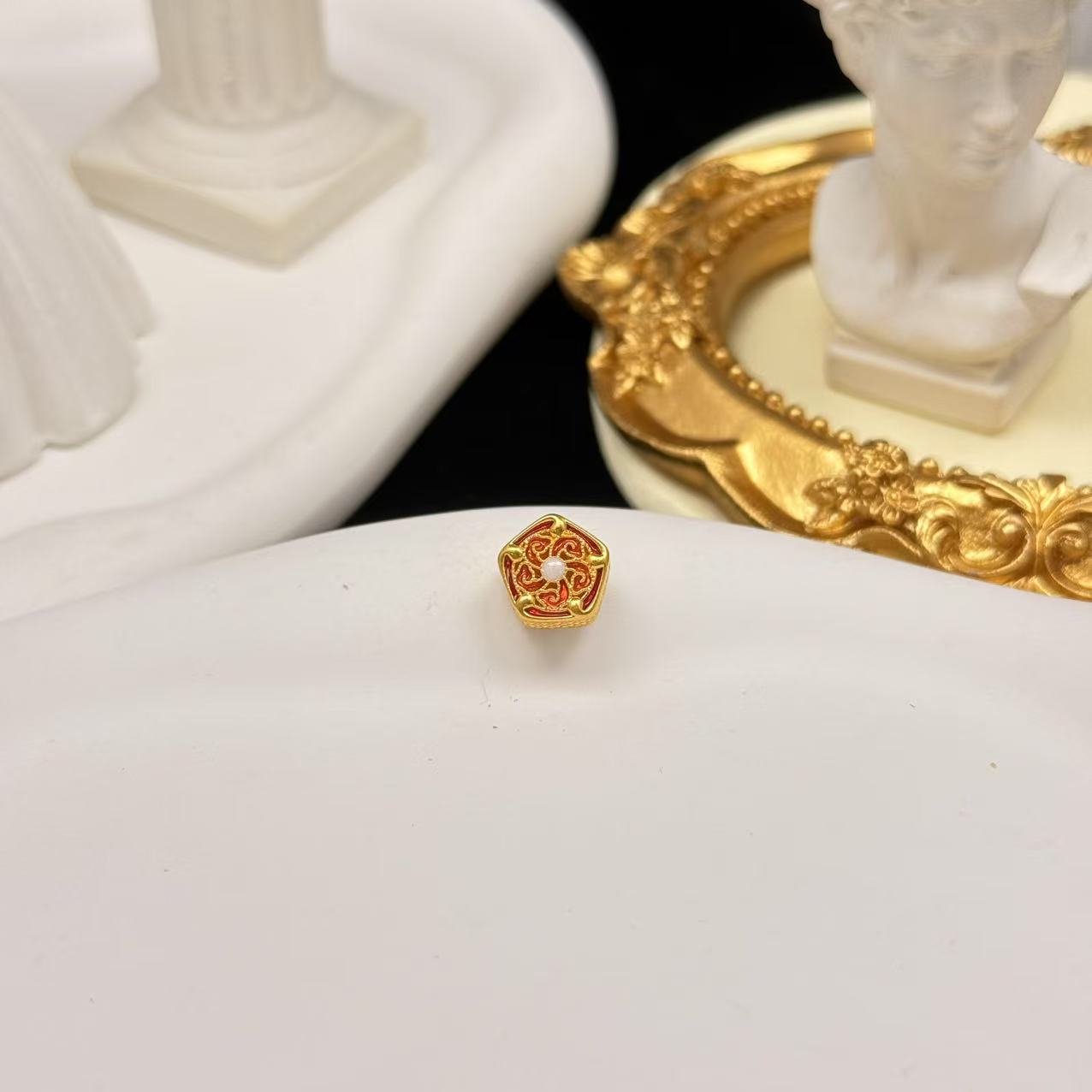 足金999红色中穿花丝珠配件 A2097001