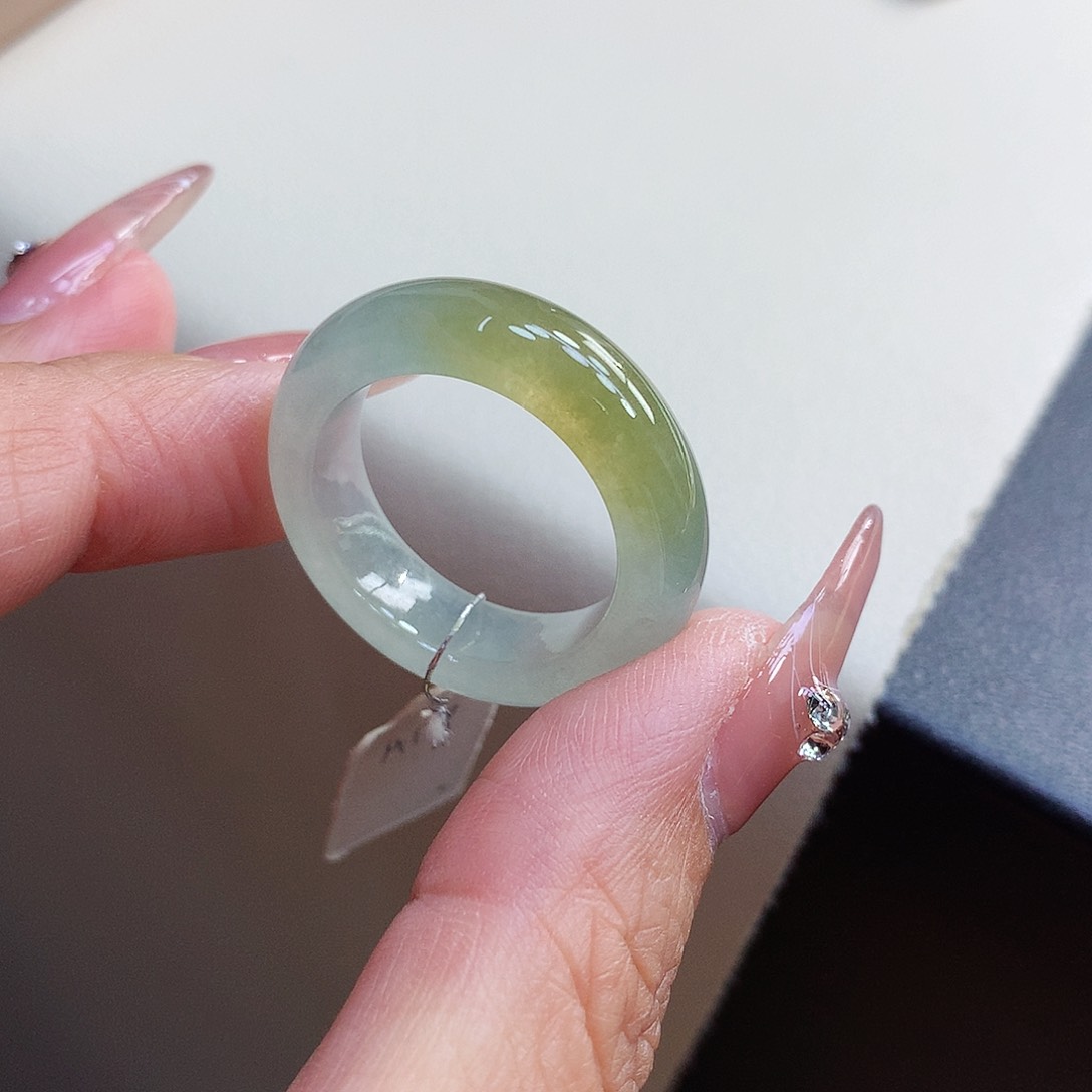 翡翠未镶嵌戒指25号