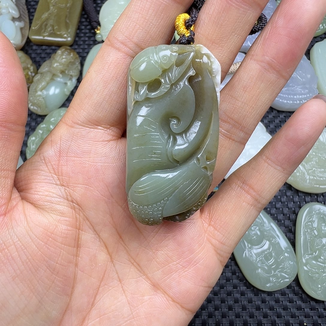 和田玉未镶嵌项圈带原皮，卡50