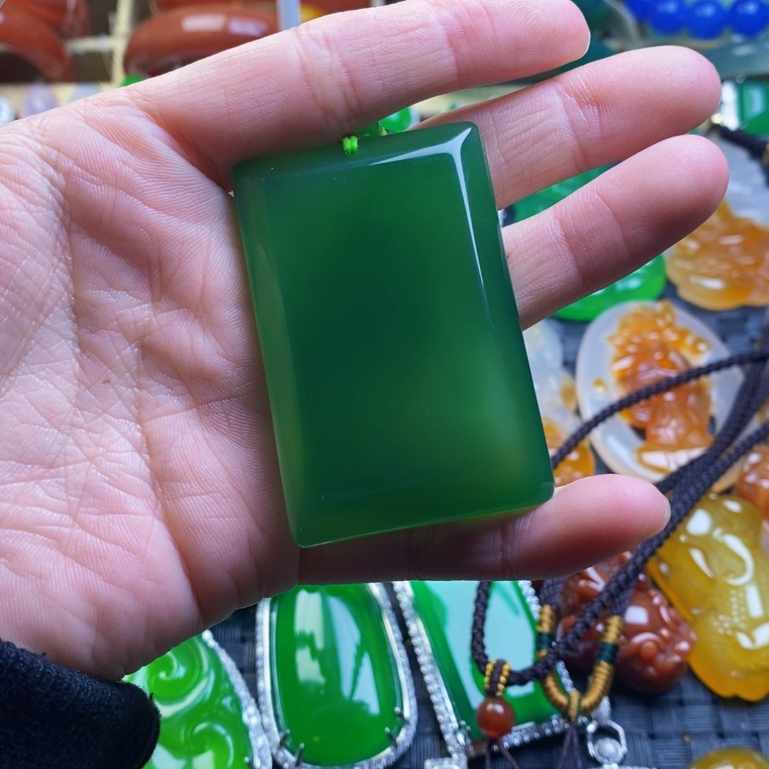 他***）玛瑙/玉髓未镶嵌颈饰