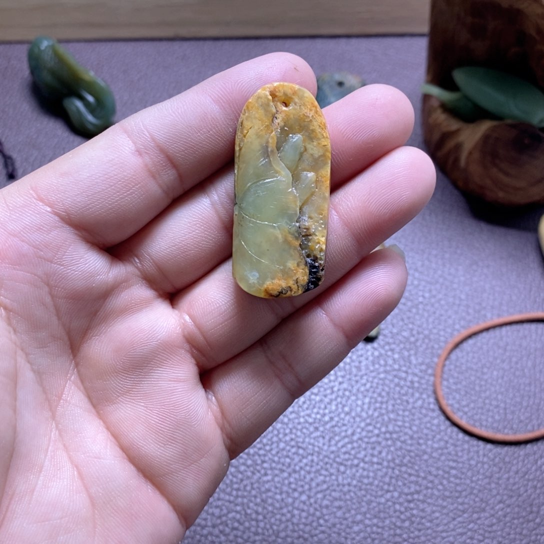 岫岩河磨玉（透闪石质玉）挂件未镶嵌