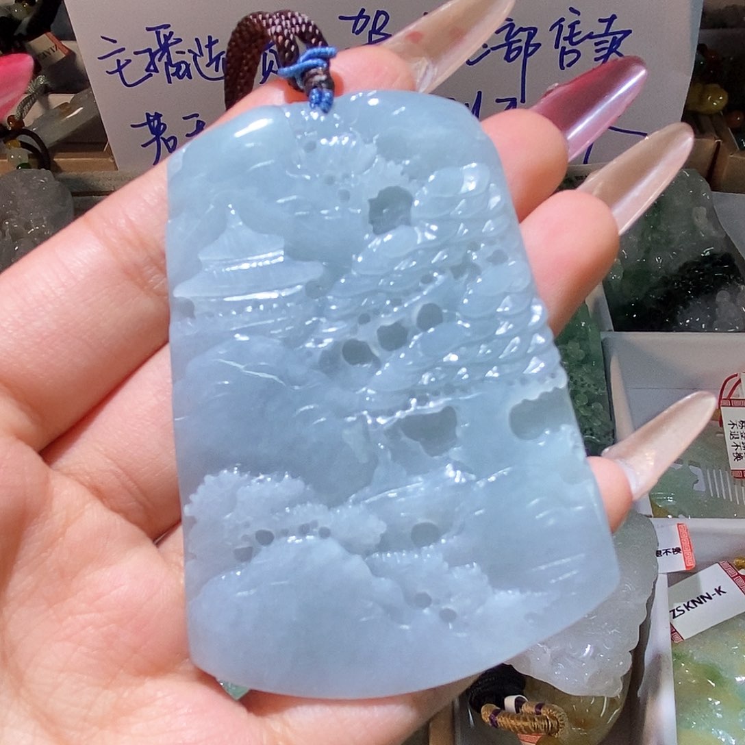 翡翠颈饰未镶嵌天然