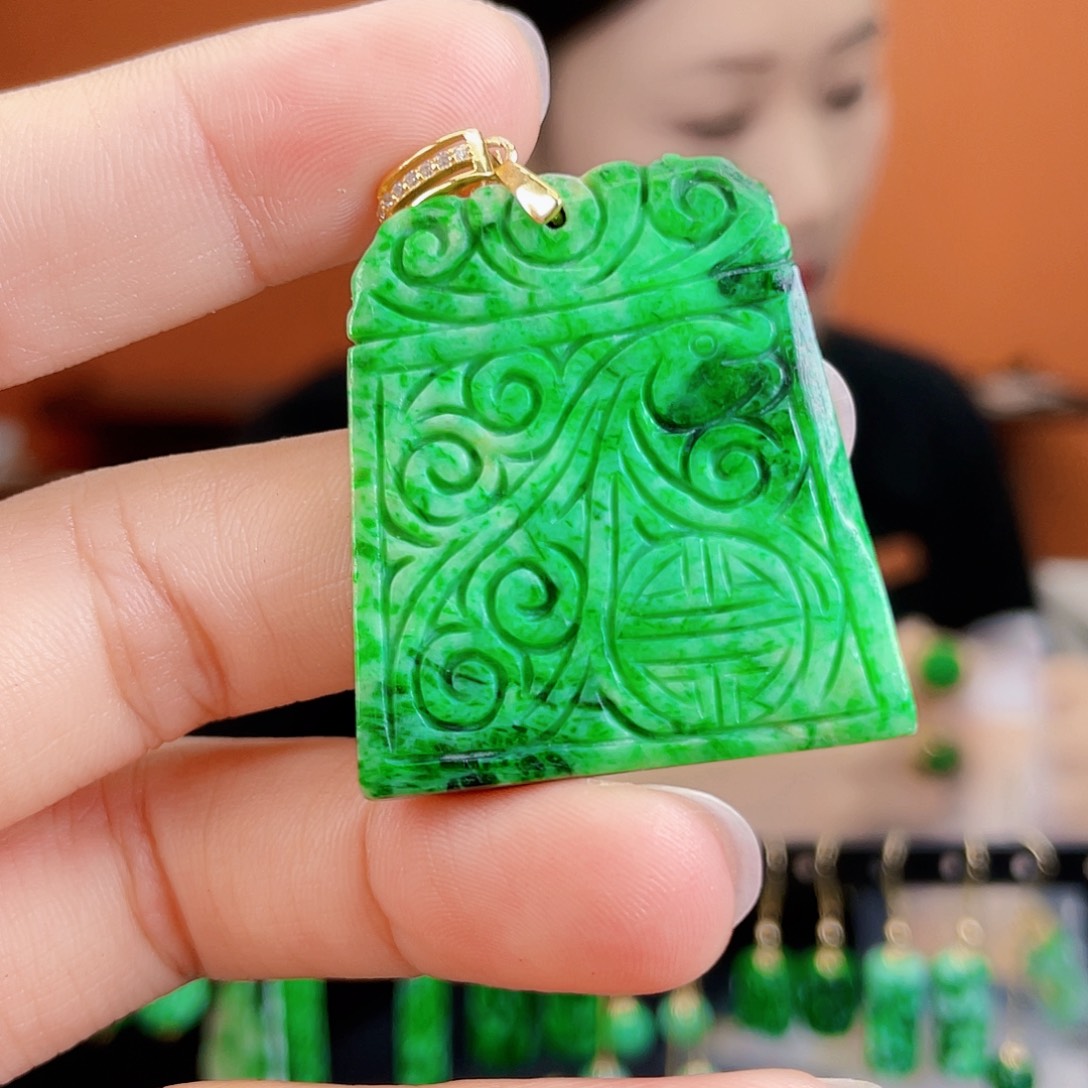 翡翠未镶嵌耳饰饰品