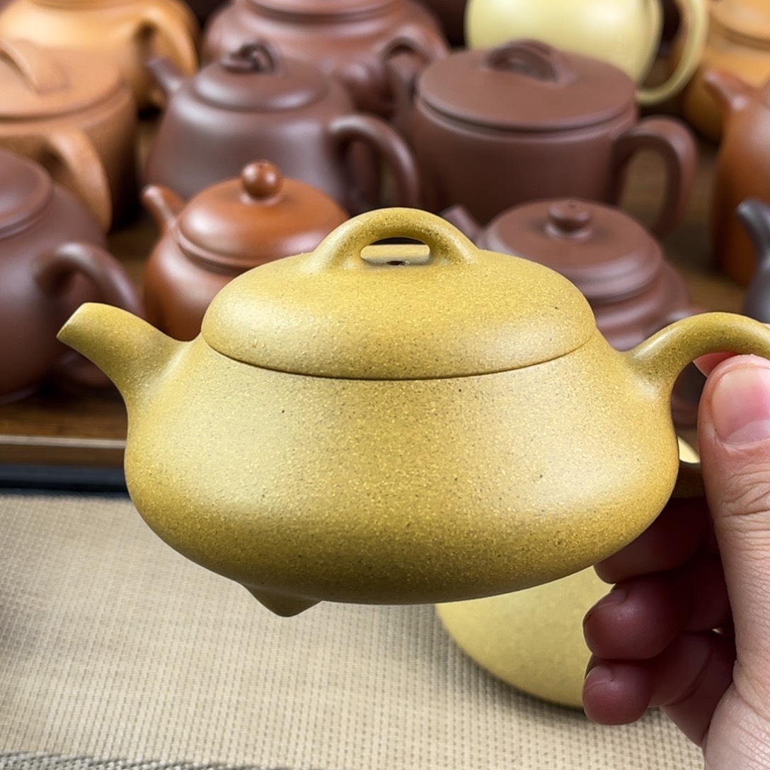 此***憾紫砂茶壶手工制作工艺精湛