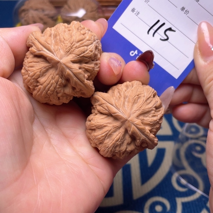 文玩核桃吊坠43红锦鲤115