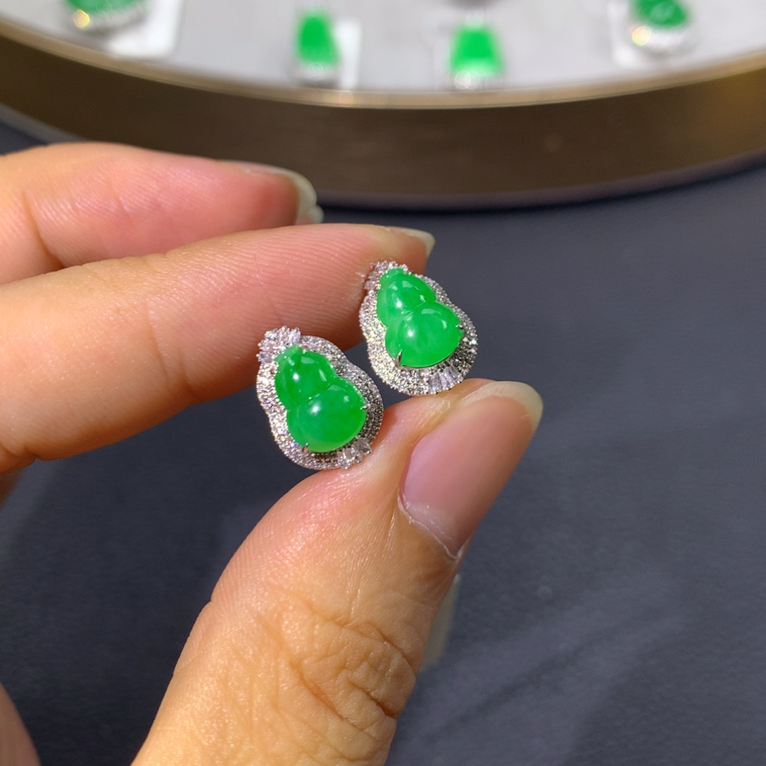 翡翠18K金镶嵌耳饰翡翠