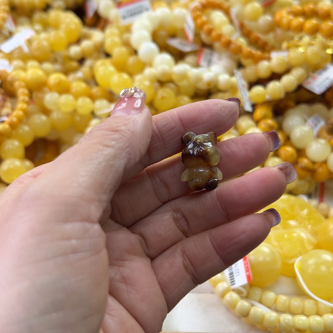 琥珀珠宝奇石未镶嵌