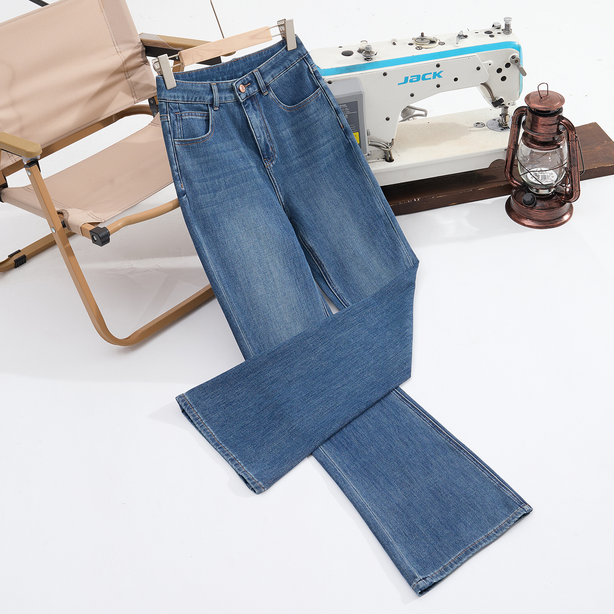 微喇牛仔裤女2025年新款四面弹深蓝色高腰显瘦小个子喇叭马蹄裤子