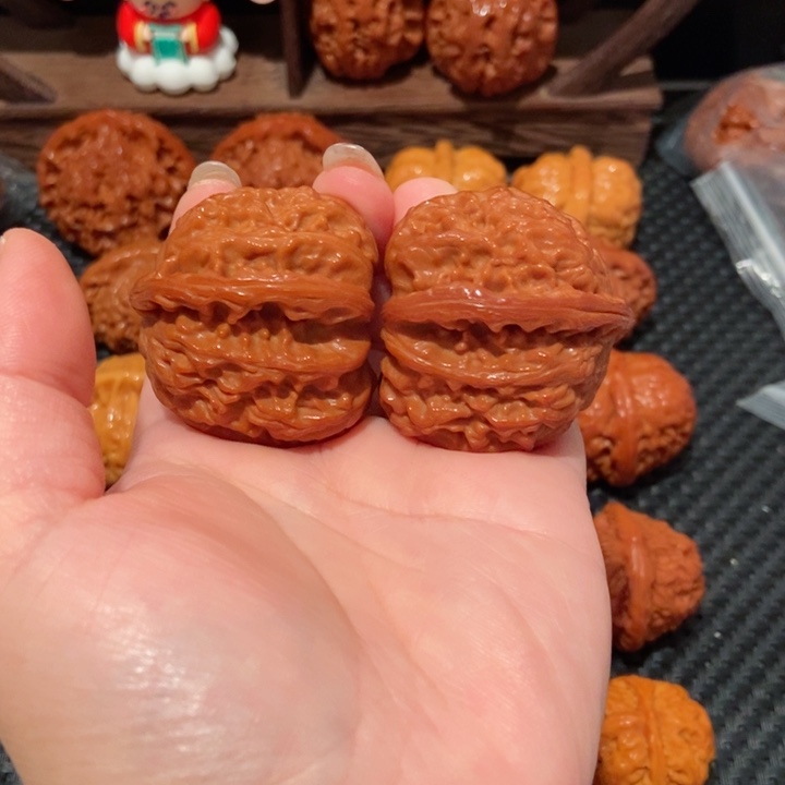 文玩核桃把件七*41.6尺寸白狮子1304