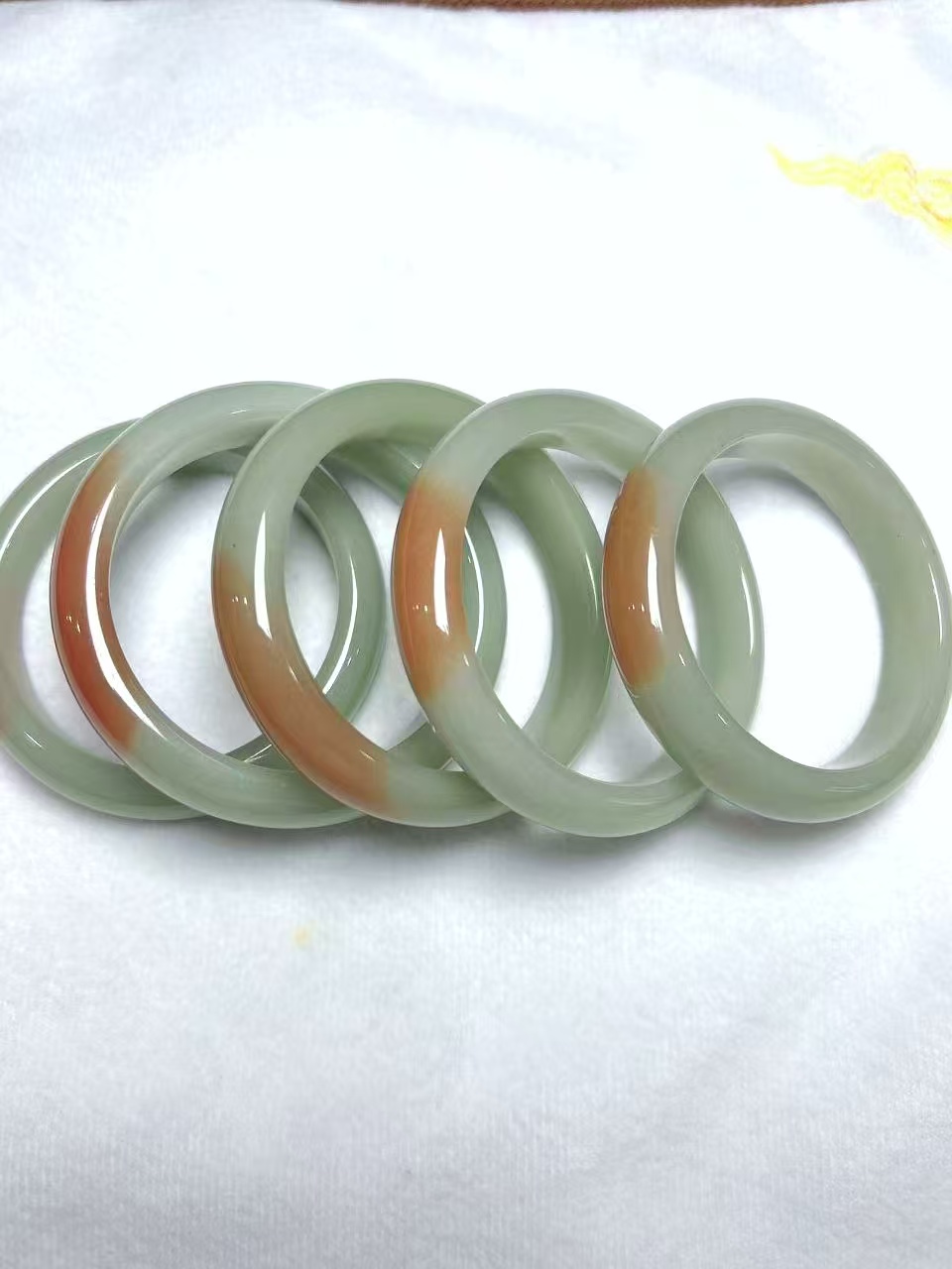 精品<飘糖老熟料正宽手镯（有石纹水线色根色点，拍一发一多样发货）