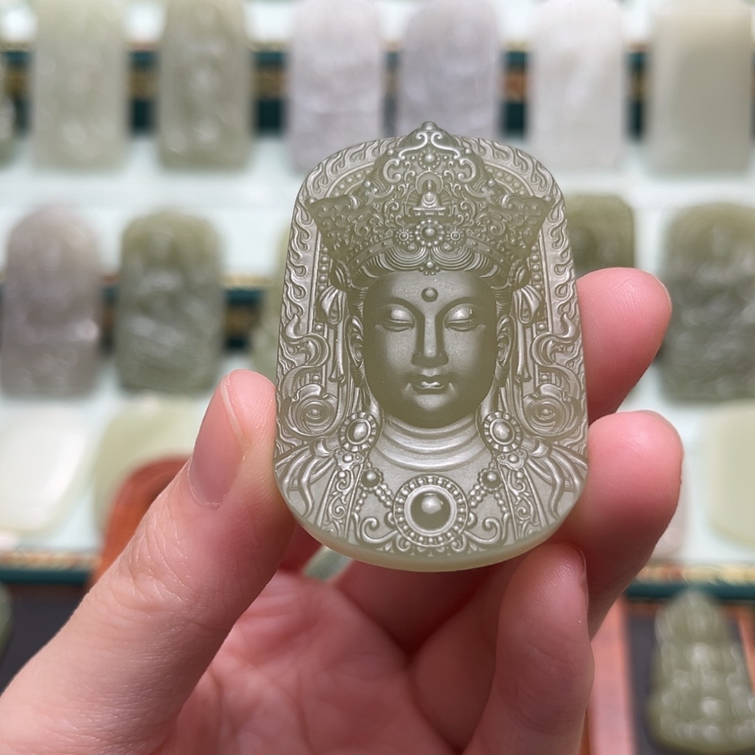 @***见和田玉未镶嵌颈饰