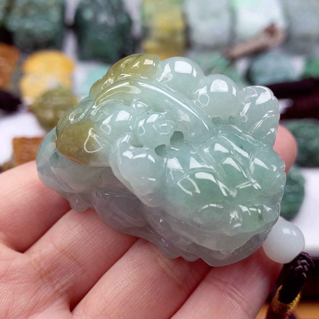 翡翠颈饰未镶嵌翡翠