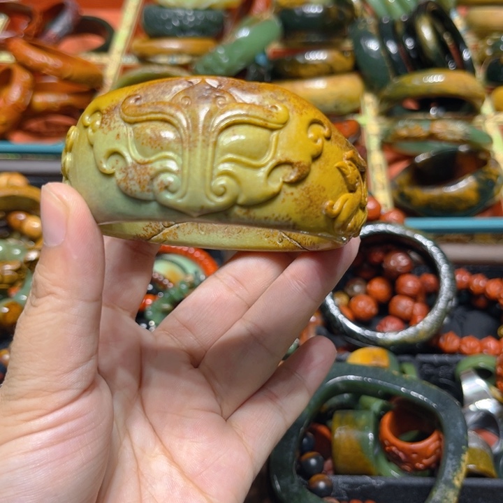 就****岫岩河磨玉（透闪石质玉）未镶嵌手镯