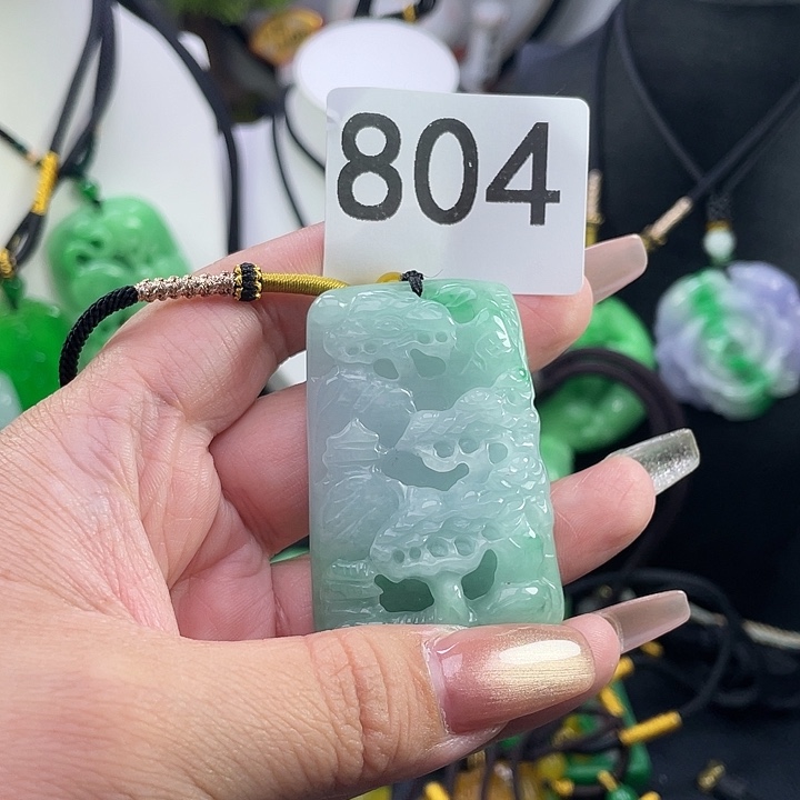 翡翠未镶嵌吊坠(赠链)