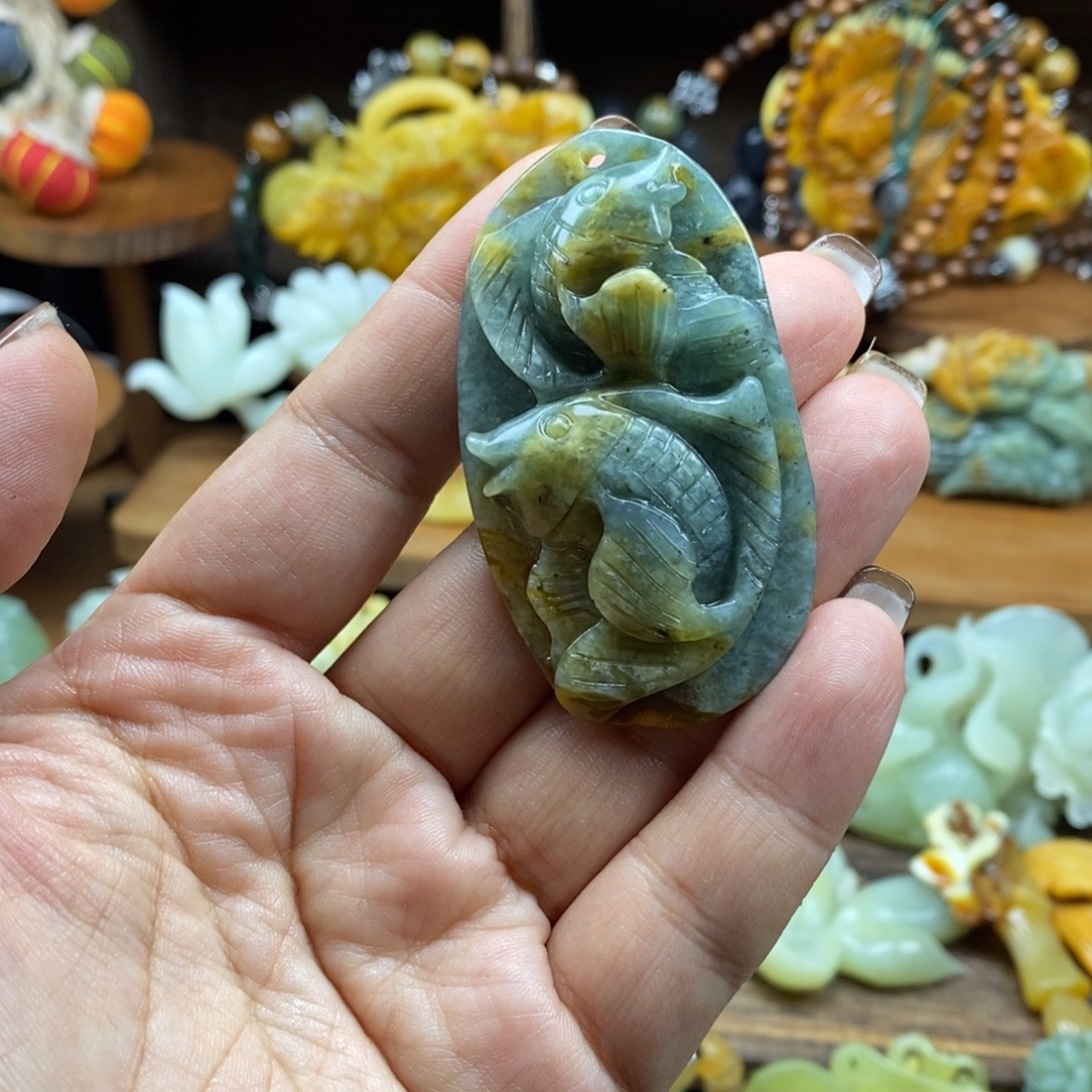 蛇纹石玉未镶嵌吊坠(赠链)