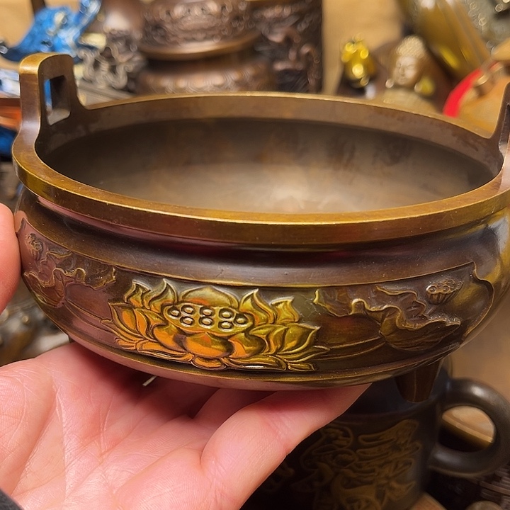 精美铜器批发档口