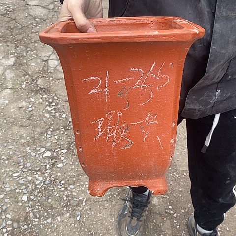 紫砂中国宜兴紫砂花盆，