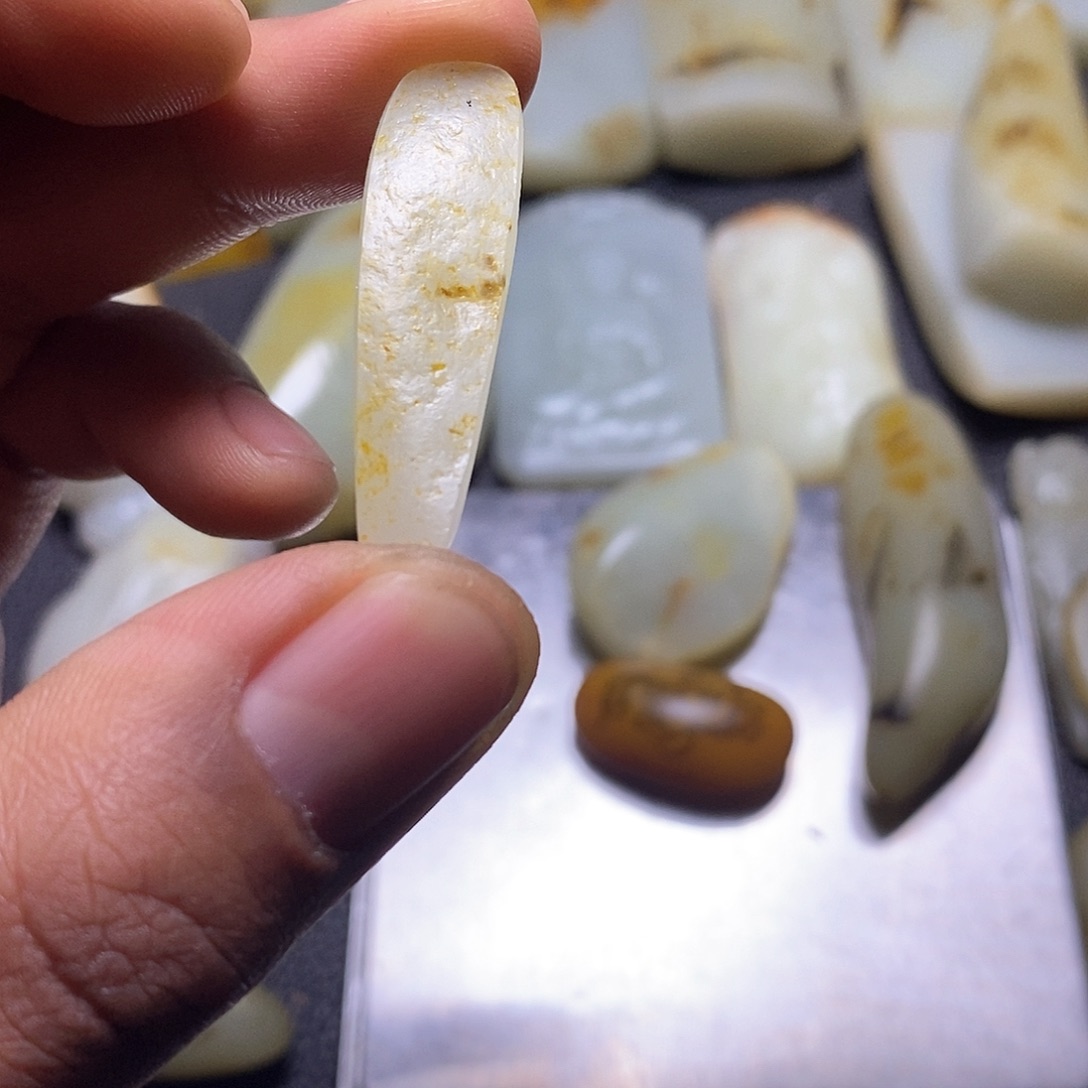 定制和田玉挂件未镶嵌微**泡