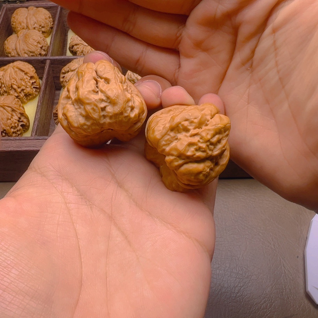 文玩核桃把件蛤蟆头，修尖