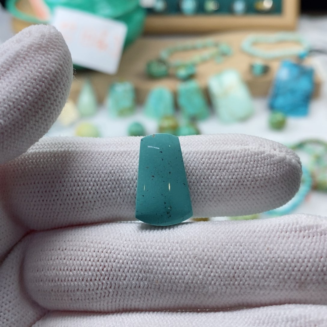 绿松石颈饰未镶嵌