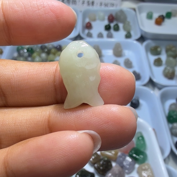 和田玉未镶嵌珠宝半成品